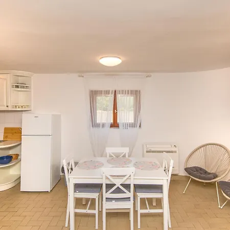 Maras-1 By Interhome 迪可罗