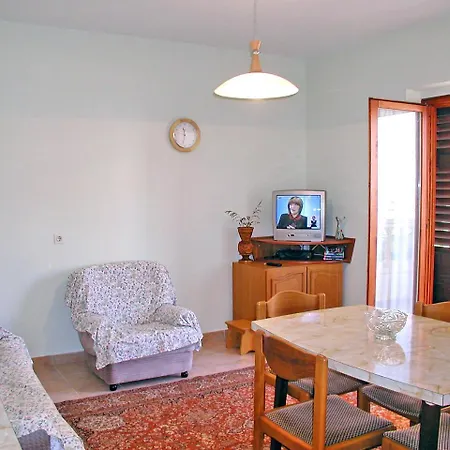 Maras-1 By Interhome 迪可罗