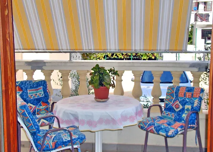 Maras-1 By Interhome * Дикло